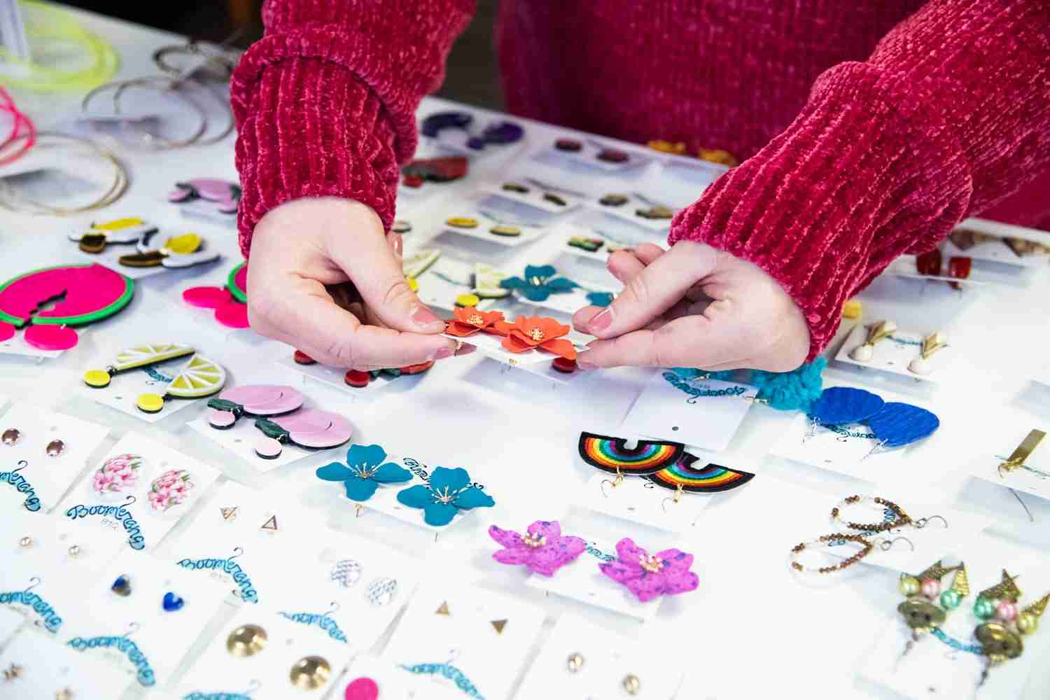 Accents for a Memorable Look Accessory Trends at Apparel Boutiques Souvenirs, Gifts