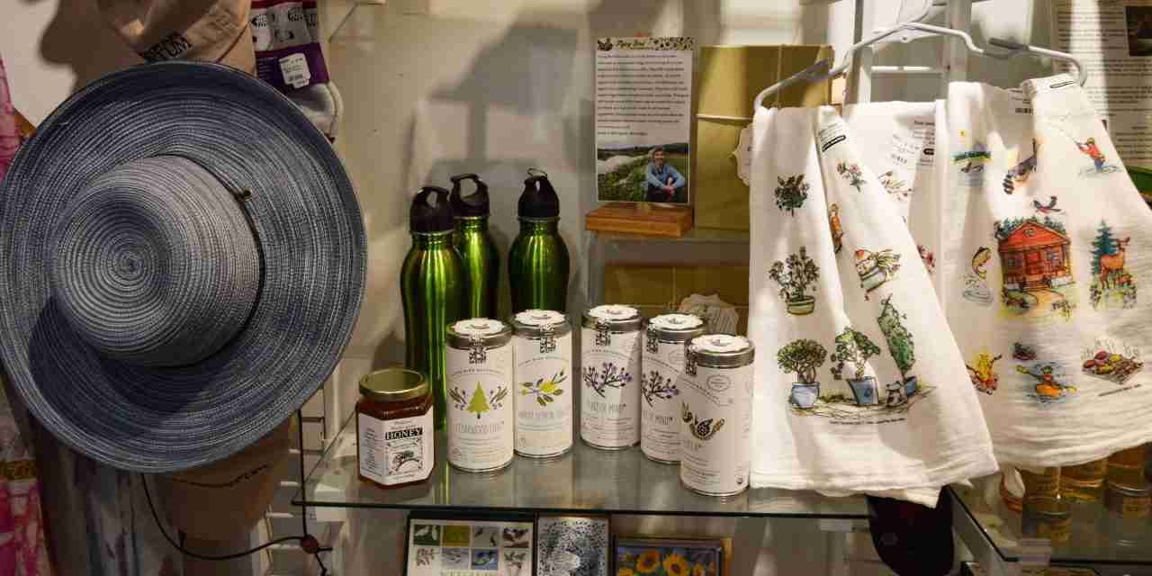 Flower Fever <br> Best-Selling Apparel with a Botanical Theme at Botanical Garden Gift Shops