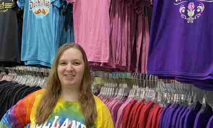 Tips to Sell More Apparel at Water Parks and Amusement Parks